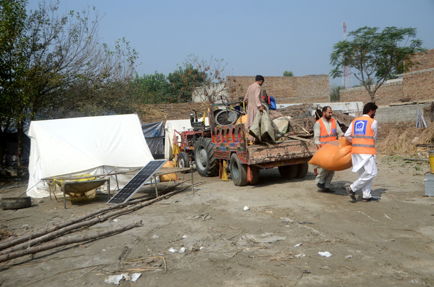 Al-Khidmat Foundation (AKF) established a tent village for flood-affected Afghan refugees at Hassan Khel, district Charsadda. The houses of 180 Afghan refugees residing in Hassan Khel an adjacent locality of Sar Daryab were destroyed in the recent flood.