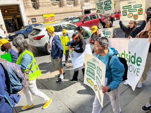 Hundreds of street vendors and their families took the streets of lower-manhattan, New York City this morning demanding better treatment for street vendors by the police department and city inspectors.