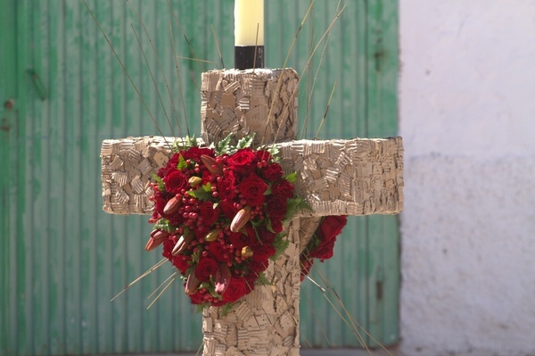 XIV edition of floral Easter starts in Guia de Isora. Artistic representation in installations from the scenes of passion of Christ created by floral artist and director Carlos Curbelo.