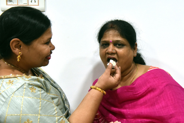 Agarwal community Family members celebrate Mother's Day.