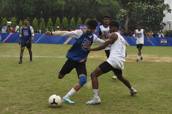 Red Bull Four2 score football tournament held in Kolkata's St.Paul's Cathedral for the first time. The winner of this tournament will be participate India in the World Cup in Germany.