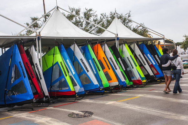 Stop moment due to lack of wind at the 50th Italian Open Windsurfer Championships 2024 in Mondello.