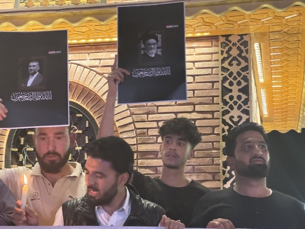 On 20th night of May 2024, People from adjacent areas marked there presence in city’s centre Lalchowk Srinagar Kashmir to show the solidarity towards Iran’s president Ebrahim Raisi, who lost his life in a tragic plane crash. Ebrahim Raisi along with his Four other politicians lost their lives on Sunday evening near Azerbaijan border.