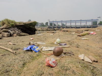 The view of the Cisadane River, which has receded due to decreased rainfall during the dry season.