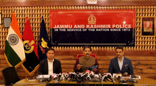 Special Director General of Police (CID), RR Swain addresses a press conference at Police Control Room on May 16, 2023 in Srinagar, India.
Mirwaiz Moulvi Farooq Assassination Case: Two accused Hizb militants absconding since 1990 arrested, handed over to CBI, says J&K Police.