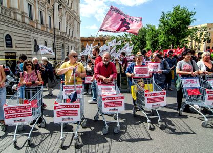Hundreds of associations in Rome, united in the 'It takes an Income' campaign, took to the streets against the Work Decree and government policies. The demonstration is called to defend and extend the citizenship income and to introduce a minimum wage.
