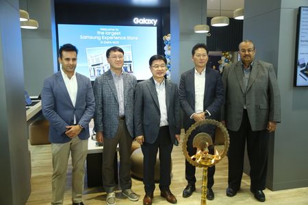 opening of Samsung’s Largest Experience Store in North India
at Connaught Place