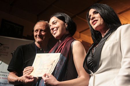 Final evening of the 2nd edition of the Roma Jazz Contest at the Boogie Club Jazz Live in Rome. Winners of this edition were: 1st Lucia Filaci - singer, 2nd Dario Piccioni - double bass player, 3rd Dario Fagiolo - saxophonist.The jury was made up of: Bruno Biriaco, Danilo Rea, Javier Girotto, Brende Pretorius, Alfredo Santoloci. Emanuela Maglione, voce
Final evening of the 2nd edition of the Roma Jazz Contest at the Boogie Club Jazz Live in Rome. Winners of this edition were: 1st Lucia Filaci - singer, 2nd Dario Piccioni - double bass player, 3rd Dario Fagiolo - saxophonist. The jury was made up of: Bruno Biriaco, Danilo Rea, Javier Girotto, Brende Pretorius, Alfredo Santoloci. In addition to them, the other finalists were: Emanuela Sweater, Nicola Tariello, Marianna Voloscina, Matteo Brandani, Aneliya Atanasova, Sonia Ziccardi.
