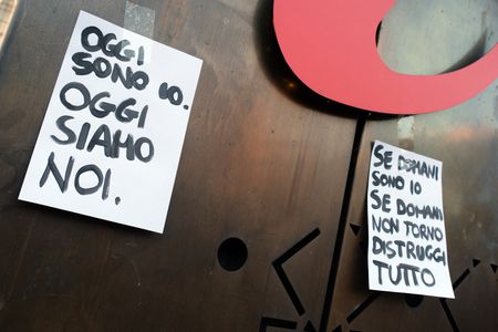 On the international day against gender violence, thousands of people in Turin against patriarchy, to ask laws to protect women and the radical transformation of cultural and social conditions that produce violence, abuse, discrimination and marginalization of women.