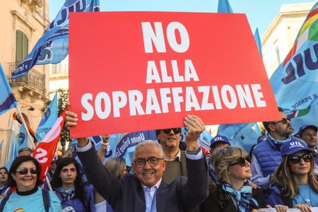 General strike of CGIL and UIL workers in Siracusa.