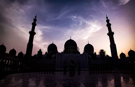 The Grand Mosque was constructed between 1994 and 2007 and was inaugurated in December 2007.[3] The building complex measures approximately 290 by 420 m (950 by 1,380 ft), covering an area of more than 12 hectares (30 acres), excluding exterior landscaping and vehicle parking. The main axis of the building is rotated about 12° south of true west, aligning it in the direction of the Kaaba in Mecca, Saudi Arabia.

The project was launched by the late president of the United Arab Emirates (UAE), Sheikh Zayed bin Sultan Al Nahyan, who wanted to establish a structure that would unite the cultural diversity of the Islamic world with the historical and modern values of architecture and art.[4] In 2004, Sheikh Zayed died and was buried in the courtyard of the mosqu.