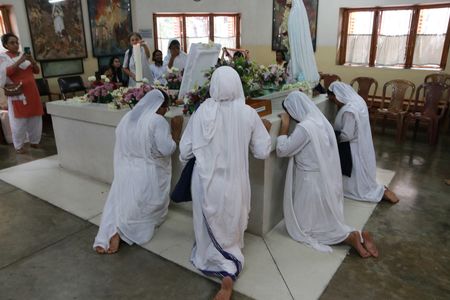 Mother Teresa, a name synonymous with compassion and selfless service, is being remembered and celebrated today on her death anniversary, September 5. Her life was a testament to the power of love and compassion. Her journey from a small town in the Balkans to the heart of India’s slums is a remarkable story of dedication and selflessness. She passed away on September 5, 1997, at the age of 87. She was canonized as a saint by Pope Francis in 2016.