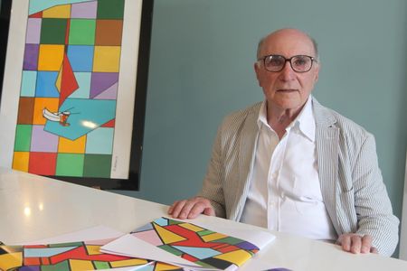The artist Orazio De Blasio, born in Arzano in the province of Naples, inaugurates and exhibits in Frattamaggiore in the province of Naples the painting exhibition with his works entitled IPOTIPOSI CROMATICHE.In picture Orazio De Blasio