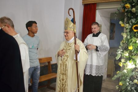 At the Church of the Most Holy Virgin of Sorrows, celebrations were held in honor of the Most Holy Virgin of Sorrows, with the celebration presided by the Bishop of Nocera-Sarno , His Excellency , Giuseppe Giudice. The participation of the faithful and religious is considerable. Present are the Sisters of the Most Precious Blood of Jesus , Blessed Thomas Mary Fusco , and the confreres and sisters of the Confraternity Mary of Sorrows.Our Lady of Sorrows (or Our Lady of Sorrows, Our Lady of Sorrows), in Latin Mater Dolorosa, is a title with which Mary, the mother of Jesus, is often called and invoked by Christians. The title is based on some moments in Mary’s life described in the gospels.