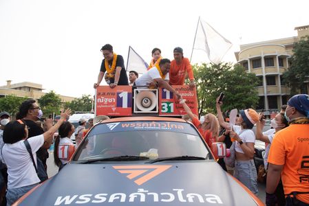 Move Forward Party members, Meet the People Thank the Sponsors inner Bangkok area After the election results, the Move Forward Party took first place, After the nationwide election, on May 14, 2023.