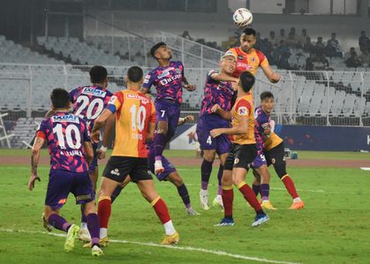 Bad luck continues for Emami East Bengal FC. They lost 2-1 to Kerala FC at their home ground in the Indian Super League (ISL) at the Salt Lake Stadium in Kolkata. They conceded three penalties in a row but managed to score only one goal.