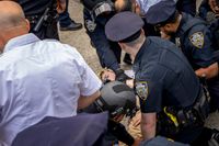 Brooklyn College Students Set Up Pro-Palestine Encampment