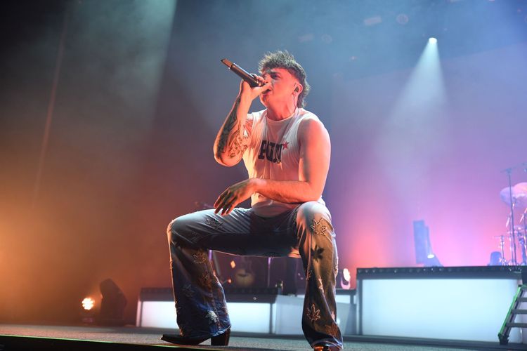 Italy: Olly performs live in Padua