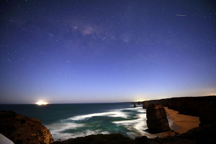 Stunning view of the milky way on iconic public attractions 12 apostle great ocean road
