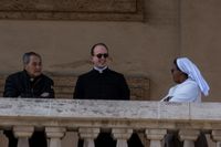 Vatican: White smoke: New Pope Elected