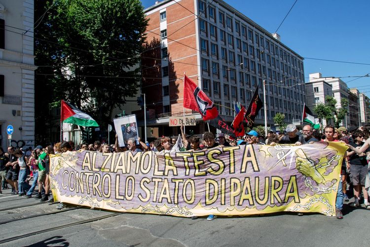 Rome: Demonstration against the security decree 