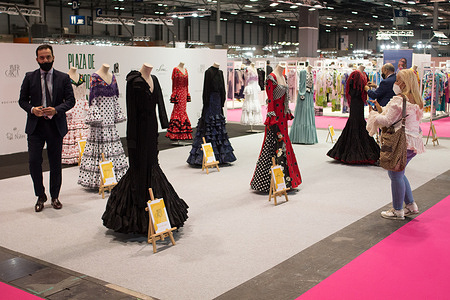 A Sevillana dresses.
Momad the most important fashion event in Madrid comes back only for professionals.