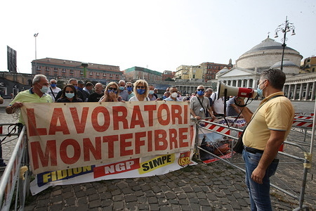 Protest of workers of Montefibre Acerra plant with USB union in Naples.