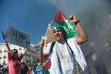 Thousands of Saharawis protest in the streets of Madrid on the one-year anniversary of the start of the war between Western Sahara and Morocco.
