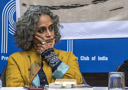 Arundhati Roy during the event marking 2 years of Attack on Jamia Millia Islamia, Central University on 15th December 2019.
On 15th December 2019 the Delhi Police and the RAF (Royal Air Force) officials entered the University without permission of the administration. The police and RAF officials made disproportionate use of force against students. Amongst other weaponries, pellets, rubber bullets and even live ammunition was discharged against young, protesting students. Tear gas shells and sound bombs were used indiscriminately, including in confined spaces. Police and RAF officials caused grievous injuries to students. One student was blinded owing to lathi-charge by the police, while several others suffered from fracture and head injuries.