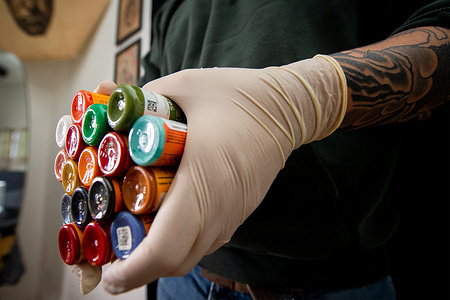 New EU regulation on ink substances, from 4 January it will no longer be possible to apply colour to tattoos, only black and white. Tattoo ink manufacturers have already taken action to adjust the chemical formula and allow tattoo artists and tattoo lovers to have the possibility to colour their designs.