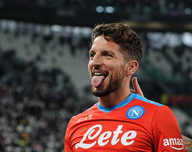 Dries Mertens of Napoli celebrates after scoresduring Serie A match Juventus Napoli at Allianz Stadium in Turin