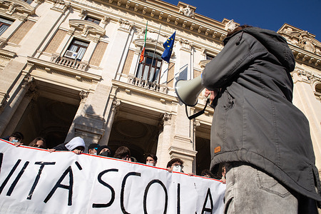 Demonstration in Rome in front of headquarters of the Ministry of Education organized by students