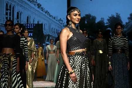 Bollywood Actress Mrunal Thakur presenting creations of designer JJ valaya during Lakme Fashion Week