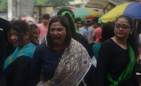Awareness street drama held to ban single-use plastic bag in outskirt of Kolkata .Plastic pollution in world rapidly destroying natural environment & making high impact on Climate.