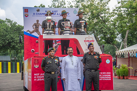 Today the flag off ceremony of the 131st Edition of The Durand Cup 2022 “Trophy Tour” was held at the parade ground of Fort William. This event was attended by Shri Aroop Biswas, Hon. Minister for Sports and Youth Affairs, Power, Govt of West Bengal, Lt. Gen. R. P. Kalita, UYSM, AVSM, SM, VSM, General Officer Commanding-in-Chief, Eastern Command, Lt. Gen. K.K.Repswal, SM, VSM, Chief of Staff, Eastern Command and Chairman Durand Organising Committee. After traveling all over India, the Durand Cup will return to Kolkata on 30th August. This year Durand Cup will be played in Kolkata, Guwahati and Manipur. The Durand Cup will played from 16th August to 18th september.