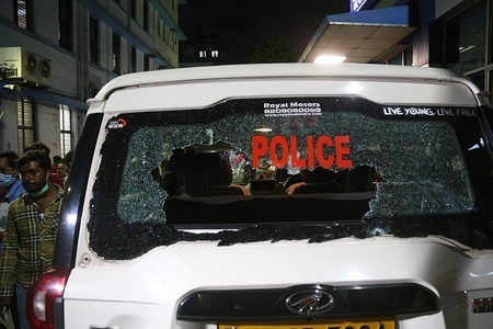 A paramilitary jawan was shot dead and several others were injured after their colleague, a CISF constable, fired indiscriminately inside their barrack attached at the Indian Museum in Kolkata this evening. The constable who used his service weapon to shoot at his colleagues has been disarmed and arrested by the police. "The incident took place at around 6.30 PM. One CISF jawan was killed while another is badly injured. We have arrested the accused," Police Commissioner Vineet Goyal said.
A paramilitary jawan was shot dead and several others were injured after their colleague, a CISF constable, fired indiscriminately inside their barrack attached at the Indian Museum in Kolkata this evening.

The constable who used his service weapon to shoot at his colleagues has been disarmed and arrested by the police.

"The incident took place at around 6.30 PM. One CISF jawan was killed while another is badly injured. We have arrested the accused," Police Commissioner Vineet Goyal said.