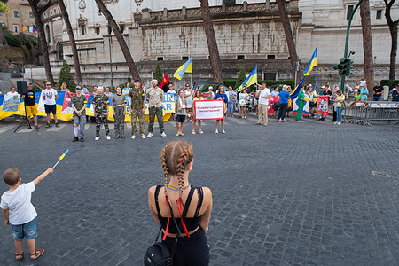 A moment of flashmob organized by Ukrainian community in Rome