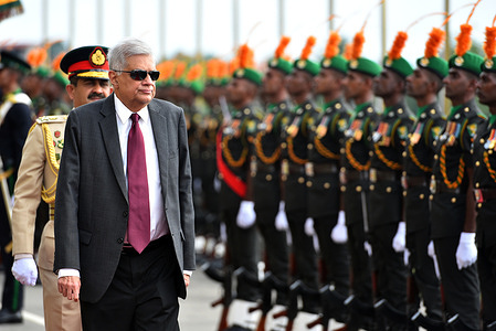 President Ranil Wickremesinghe visits the Army Headquarters and awarded certificates of appreciation to the army officers who protected the Parliament from the protesters who came near Parliament complex recently.