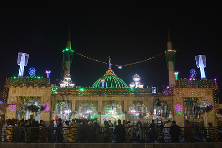 Pakistani Muslim devotees take a part on the 979th annual ''URS'' celebrations at the shrine of Sufi Saint Syed Ali bin Osman Al-Hajvery, popularly known as "Data Ganj Bakhsh" in Lahore. Thousands of people traveled from all over Pakistan to attend the celebrations. During the festival at the shrine is lit up with candles, earth lams” there are donated food for the people and Sufis, who dance and play music for hours. Data Ganj Bakhsh was a Persian Sufi and scholar during the 11th century. He was born in Ghazni, Afghanistan (990 AD) during the Ghaznavid Empire and settled and died in Lahore spreading Islam in South Asia.