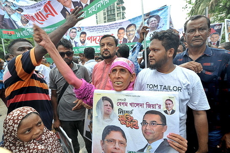 Around 100 thousand supporters of the opposition BNP took part in a march in Dhanmondi.