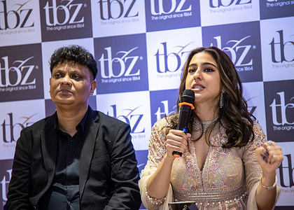 Bollywood Actress Sara Ali Khan inaugurates Tribhovandas Bhimji Zaveri Store in Kankurgachi.
