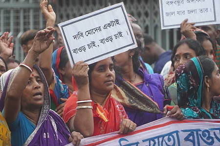 Protest of the Bangladeshi fishing community to return to fishing as the government wants to auction the fishing off in front of the National Museum of Dhaka.