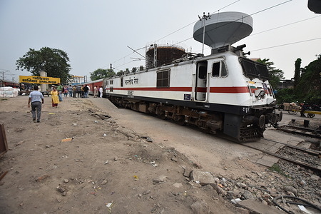 Five days after the devastating triple derailment at Odisha’s Bahanag Bazar near Balasore, in which 280 people were killed and many more injured, the 12841 Shalimar-Chennai Coromandel Express resumed its journey from the Kolkata-end at 3.27 PM Wednesday.
