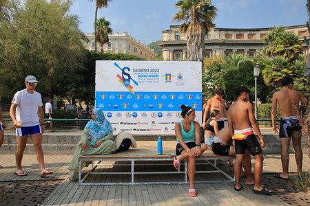 In the beach of Santa Teresa in the Municipality of Salerno, the tests of the Italian Championship of Beach Sprint of the Italian Federation of rowing. To challenge the categories men and women under 19, Senior and Master. Participants from all over Italy will be awarded the first national titles of the Italian Championship on August 27.