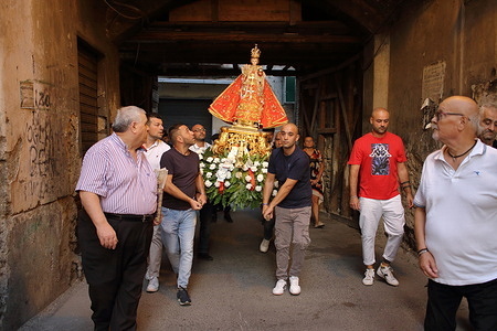 A procession of faithful leads through the streets of the historic center the statue of the Baby Jesus. In the town of the province of Salerno there is the Sanctuary of the Infant Jesus of Praga located inside the Church of Santa Maria della Purità. The Child Jesus of Praga is a wooden statuette, covered with wax, preserved inside the church of Santa Maria della Vittoria in Praga.
