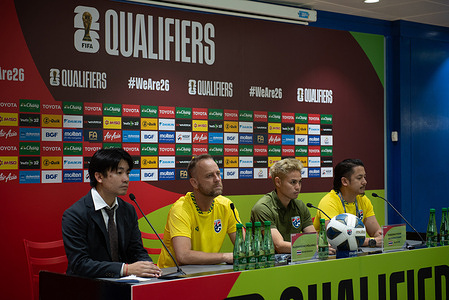 Thailand men's football team head coach Alexandré Pölking(L2) and Theerathon Bunmathan(R2) of Thailand national team Player, Official Training Press Conference, at Press Conference room at Rajamangala Stadium, Bangkok on November 15, 2023. Thailand will face China in their first The FIFA World Cup 2026 Qualifier Group C, Round 2.