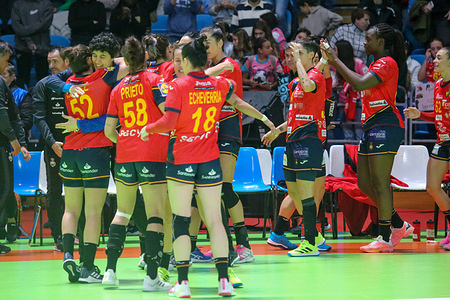 Santander, Spain, 26th November, 2023: Spanish players celebrate the victory during the 3rd Day of the 2023 Spain Women's International Tournament between Spain and Serbia, on November 26, 2023, at the Palacio de los Deportes de Santander, in Santander, Spain.