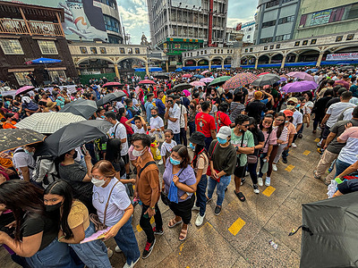 Devotees of the Black Nazarene queue on the first Sunday of the year masses and for the eighth Novena mass in honor of the beloved Jesus Nazareno, at the Quiapo Church in Manila on January 7, 2024.
The Entry point of the church for those who would be going for the novena masses is on the Quinta Market going to Plaza Miranda, and the exit point is on the Quezon Blvd and Carriedo side. who are entering the church.
