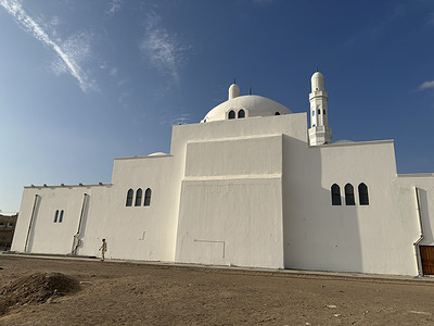Masjid Al-areesh, has a very special significance in Islam and among the Muslims all around. The mosque was built by Muslims on a site where Holy prophet (May peace and blessings be upon him) used to pitch his tent during the battle of badr.