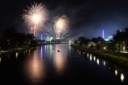 A stunning view of the fireworks displayed at Yara River on the end of Moomba festival in Melbourne.